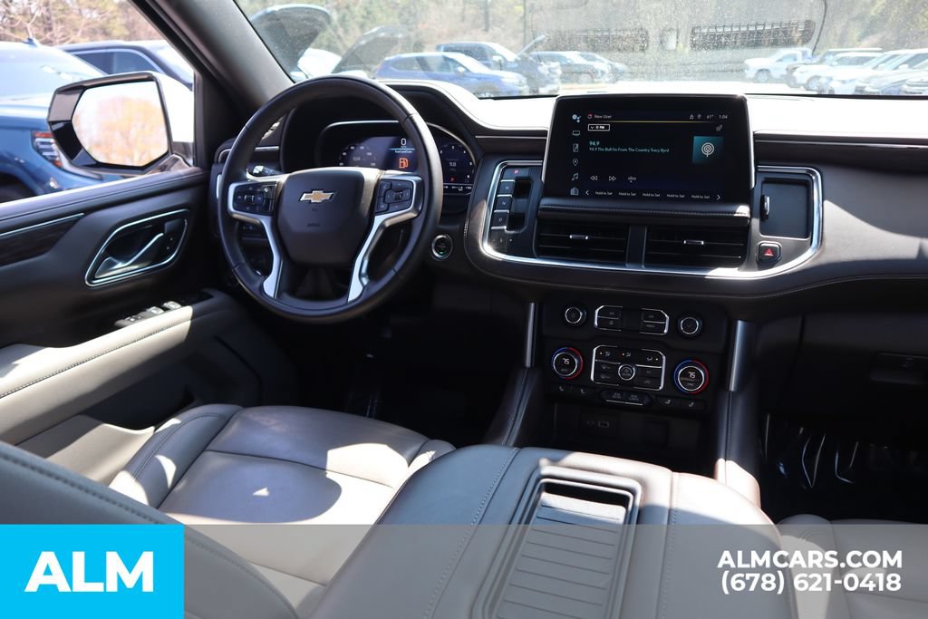 Used 2024 Chevrolet Suburban LT RWD image 28