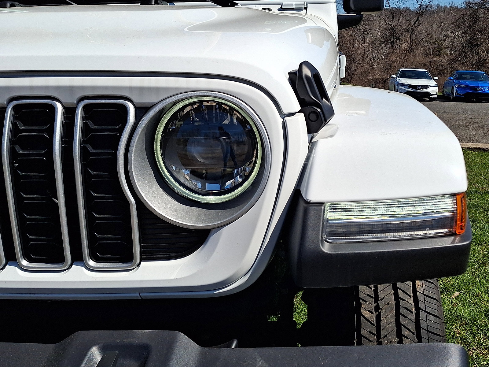 Used 2026 Jeep Wrangler Sahara AWD/4WD image 9
