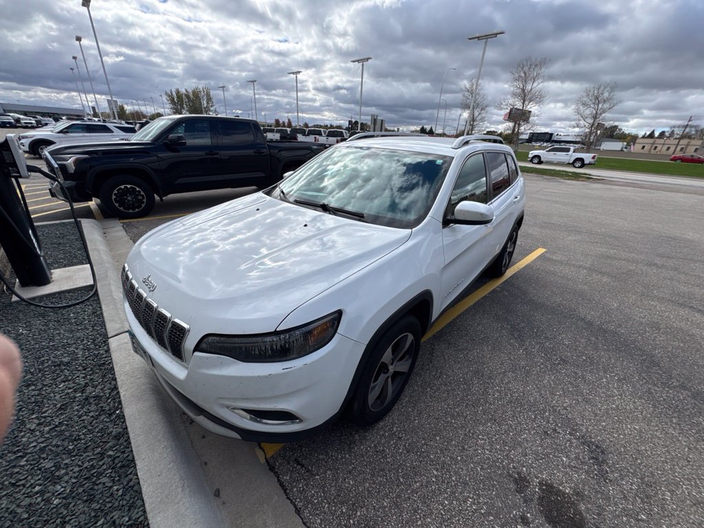 Used 2019 Jeep Cherokee Limited AWD/4WD image 2