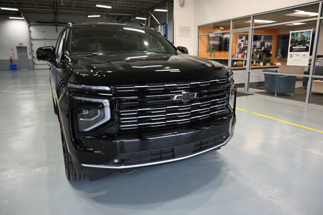New 2026 Chevrolet Suburban High Country AWD/4WD image 3