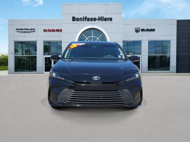 Used 2025 Toyota Camry LE FWD image 2