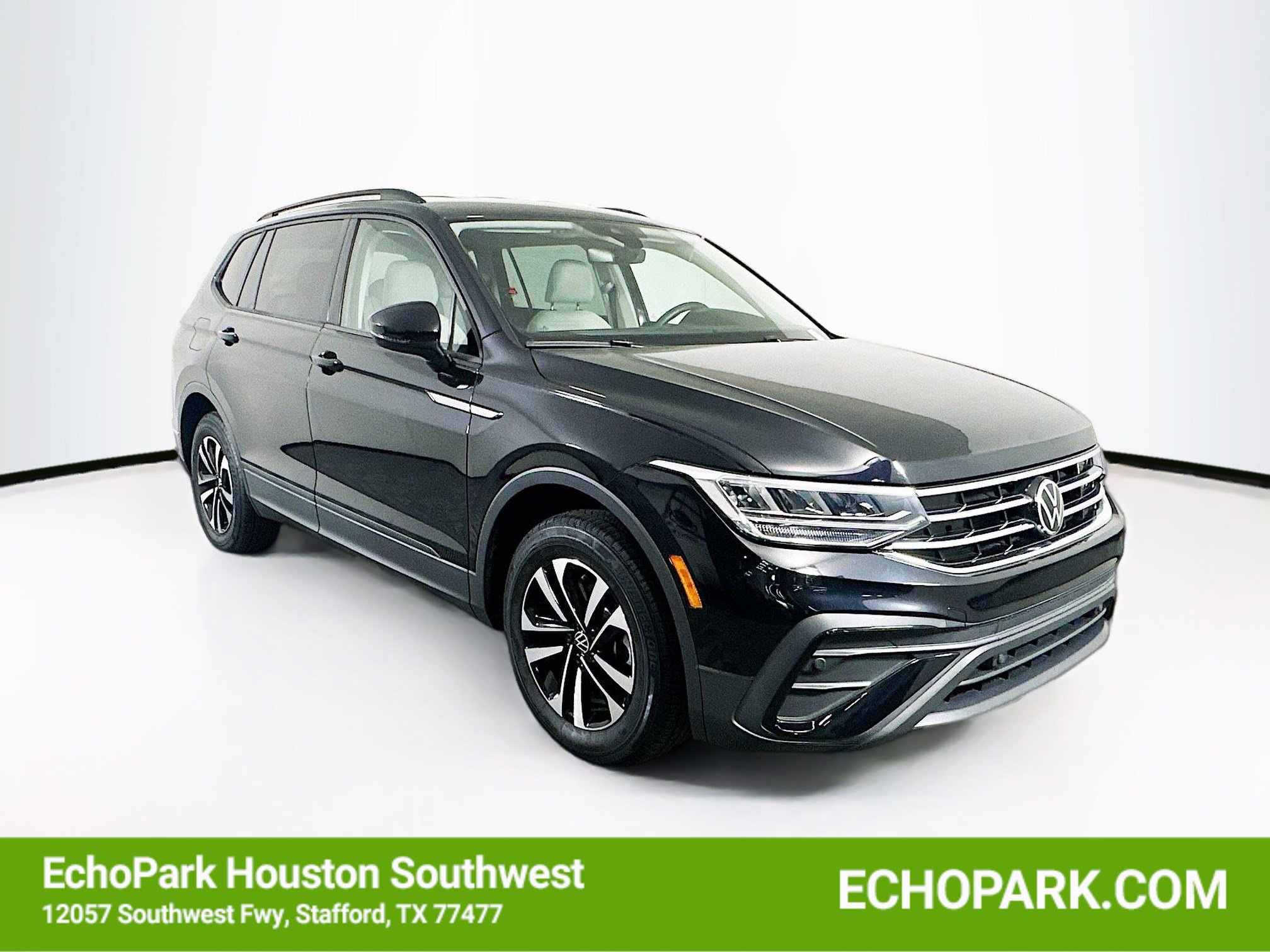 Used 2024 Volkswagen Tiguan S image 1