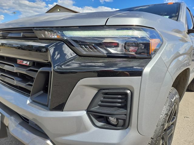 Used 2025 Chevrolet Colorado Z71 w/ Z71 Convenience Package 2 AWD/4WD image 6