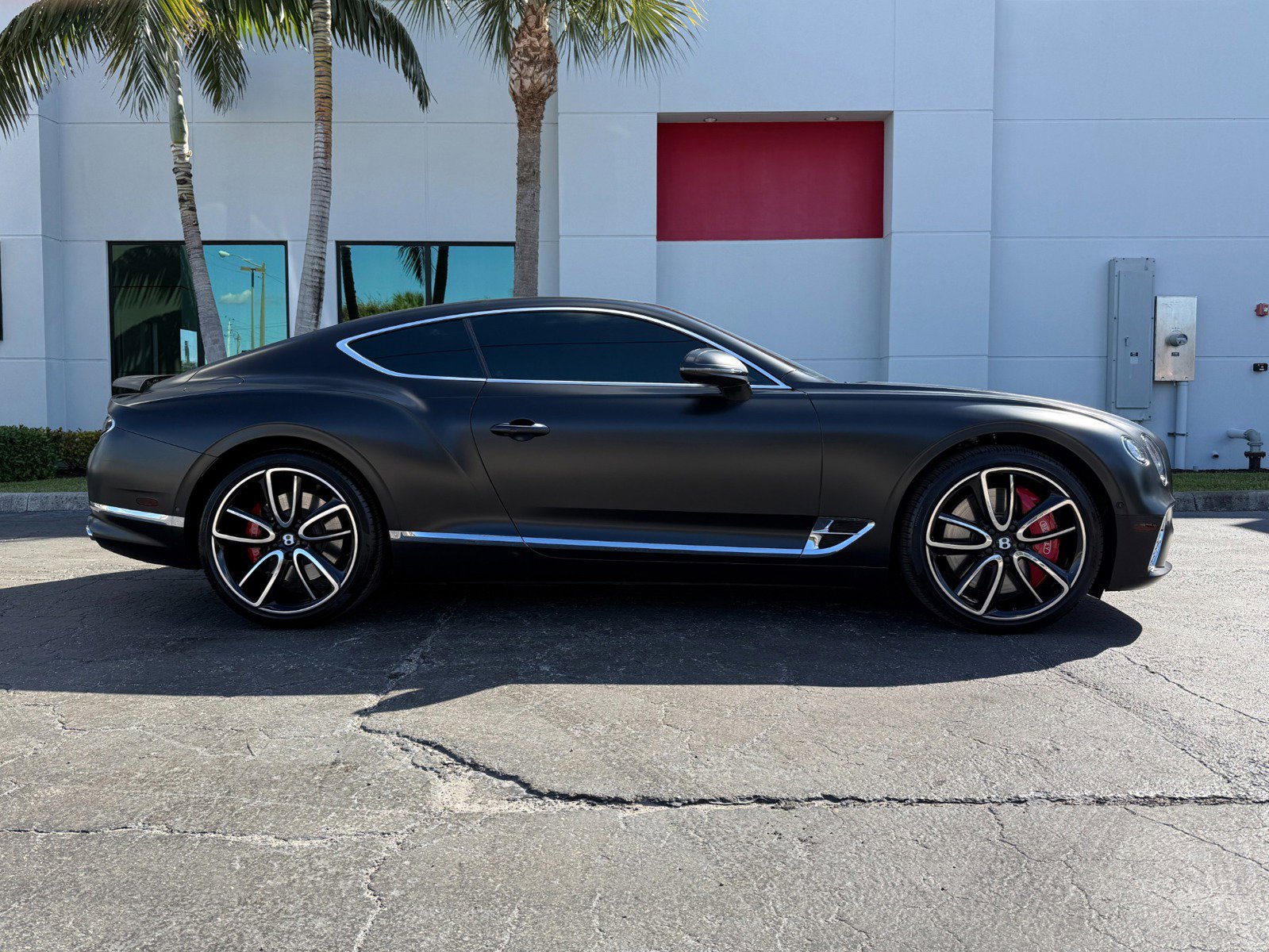 Used 2022 Bentley Continental GT image 2