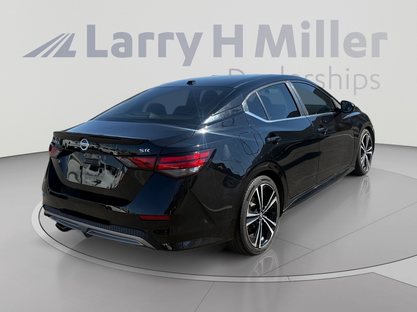 Used 2020 Nissan Sentra SR w/ Trunk Package FWD image 5