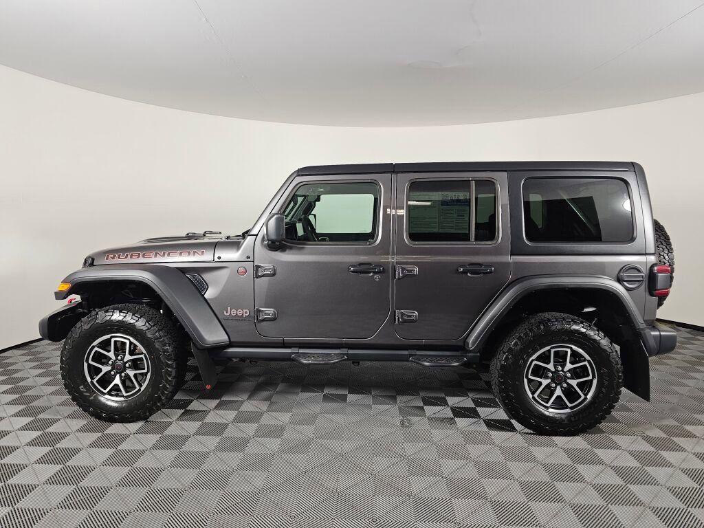 Used 2025 Jeep Wrangler Unlimited Rubicon w/ Convenience Group image 6