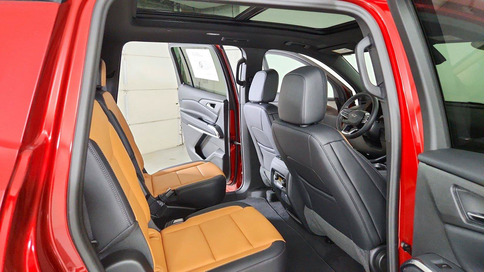 New 2027 Chevrolet Traverse Z71 w/ Driver Confidence Package AWD/4WD image 29