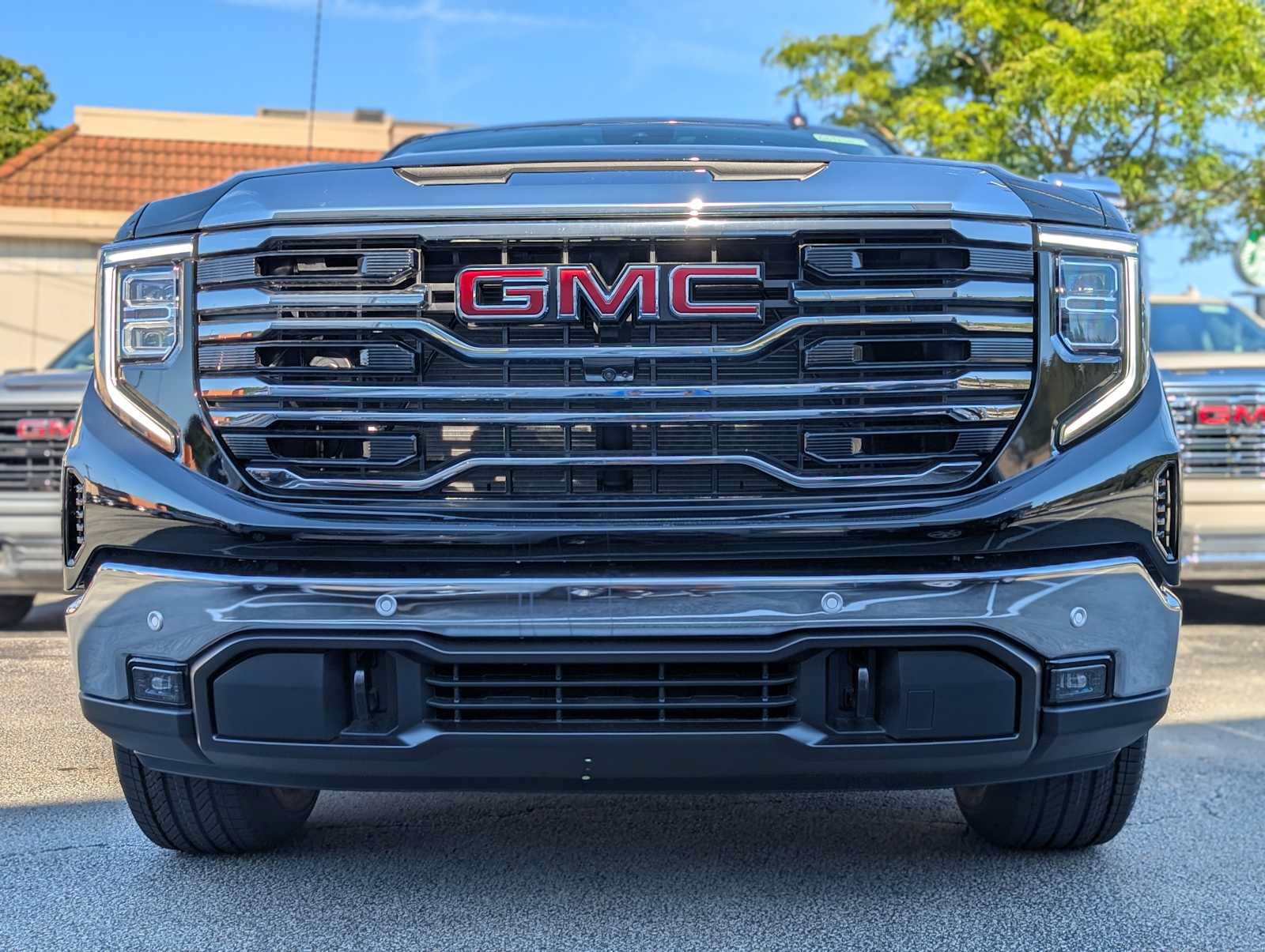 New 2026 GMC Sierra 1500 SLT w/ SLT Premium Plus Package AWD/4WD image 2