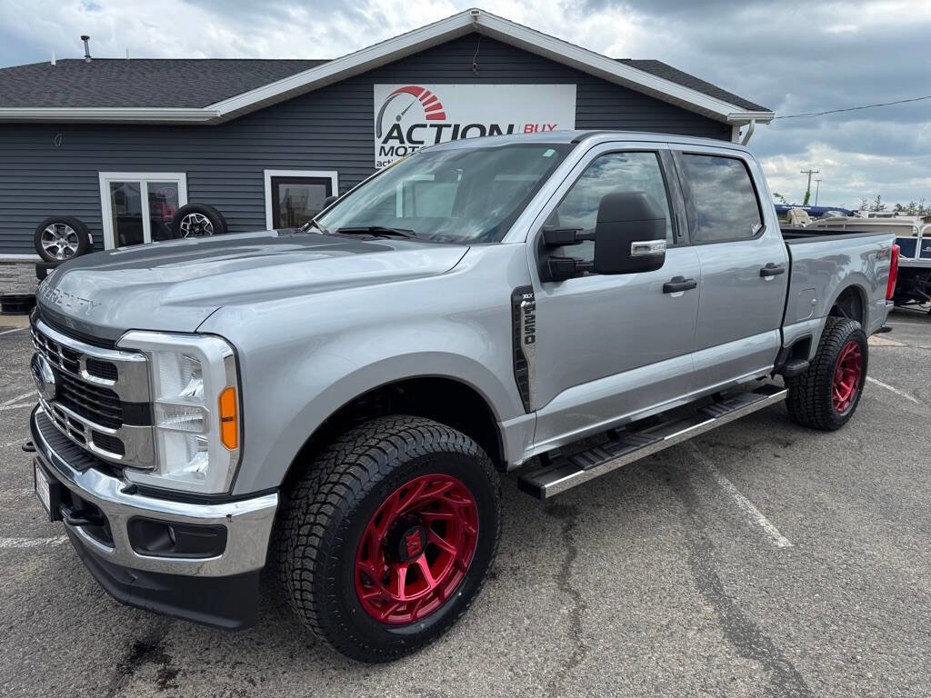 Used 2023 Ford F250 XLT image 1