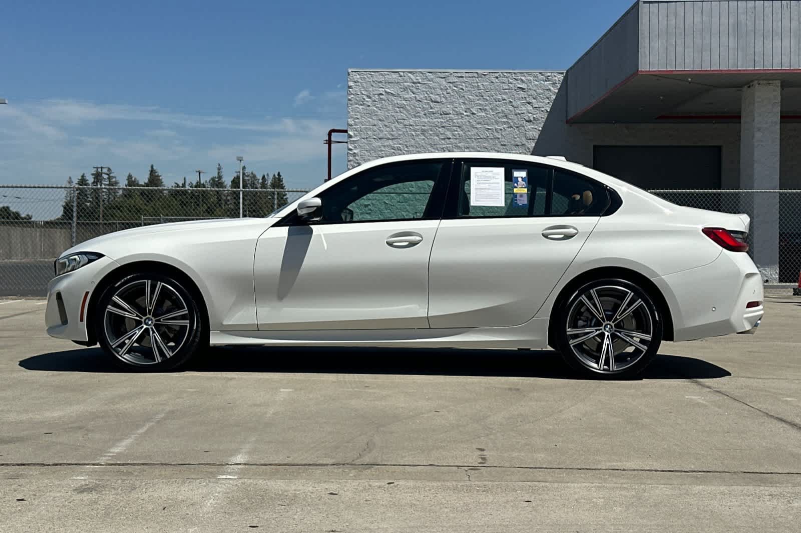 Used 2023 BMW 330i Sedan w/ Parking Assistance Package RWD image 6