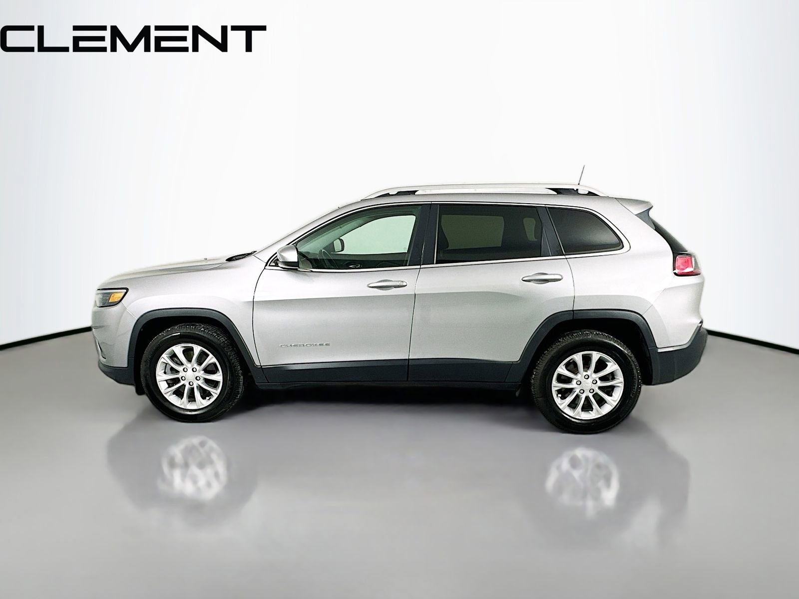 Used 2019 Jeep Cherokee Latitude w/ Cold Weather Group image 6