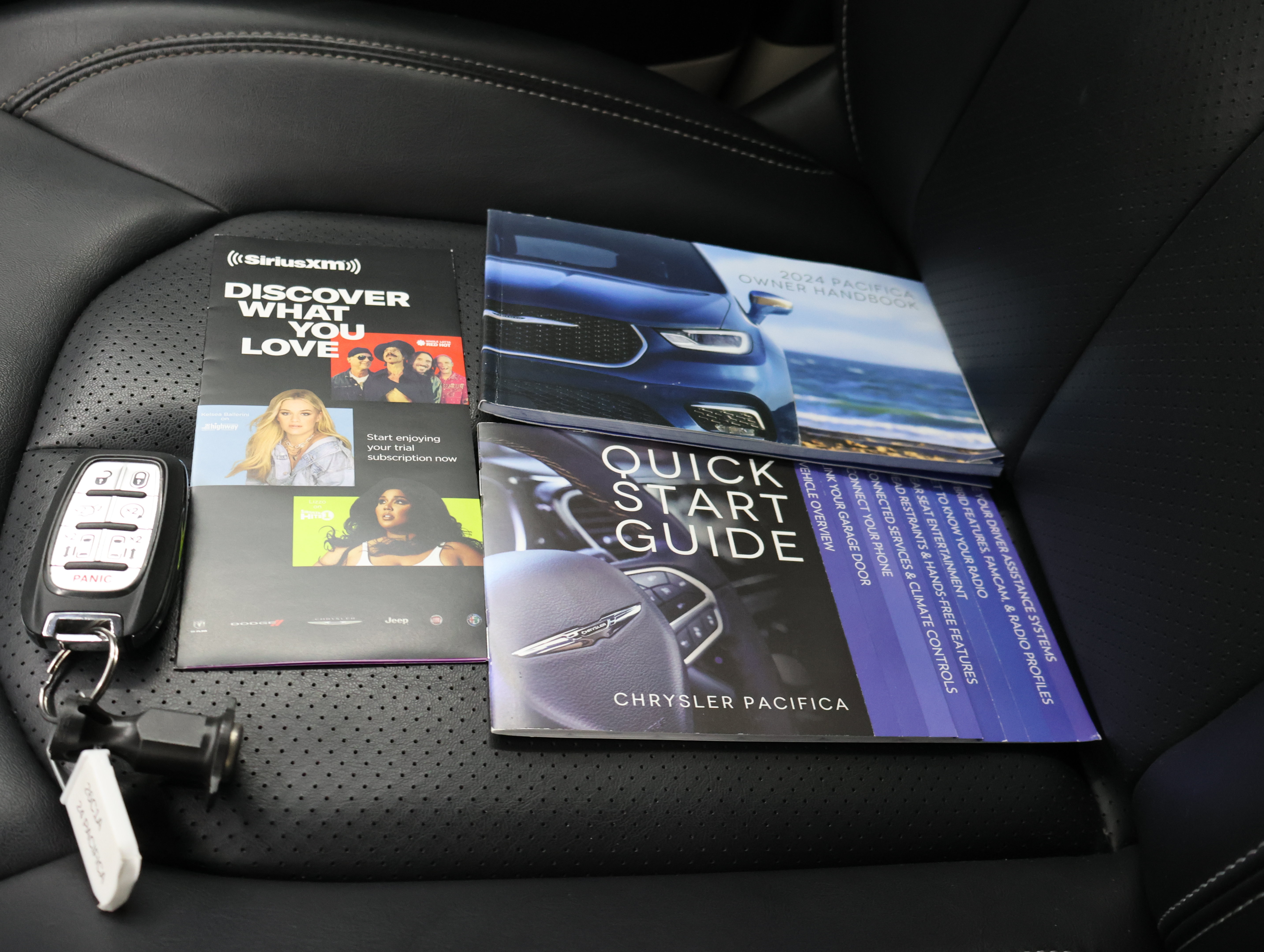 Used 2024 Chrysler Pacifica Touring-L FWD image 58