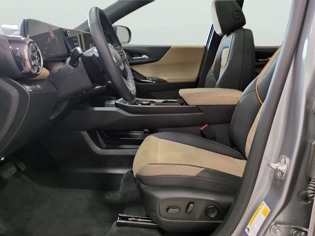 Used 2025 Chevrolet Equinox ACTIV w/ Safety and Technology Package AWD/4WD image 13