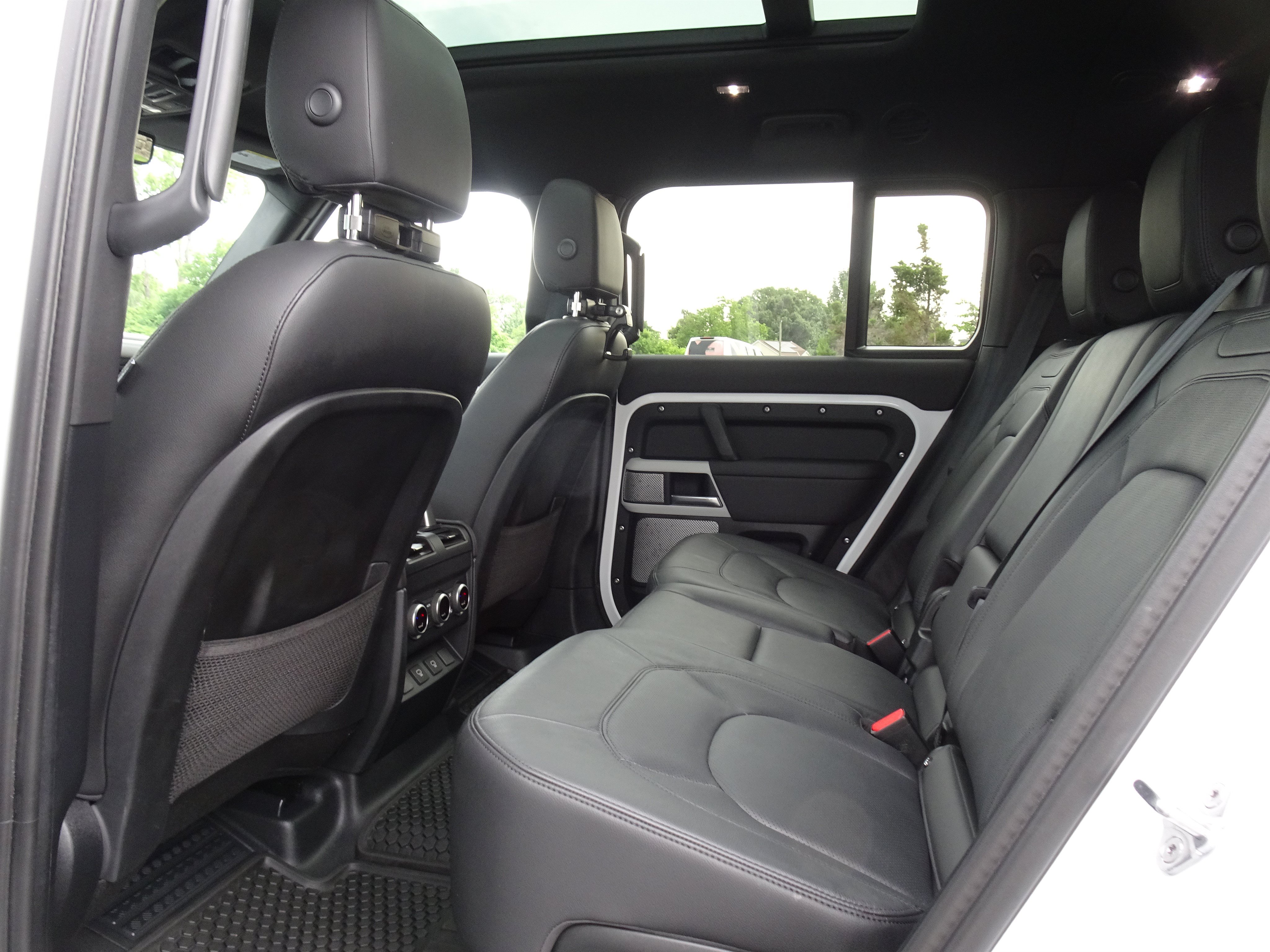 Certified 2024 Land Rover Defender 130 S AWD/4WD image 19