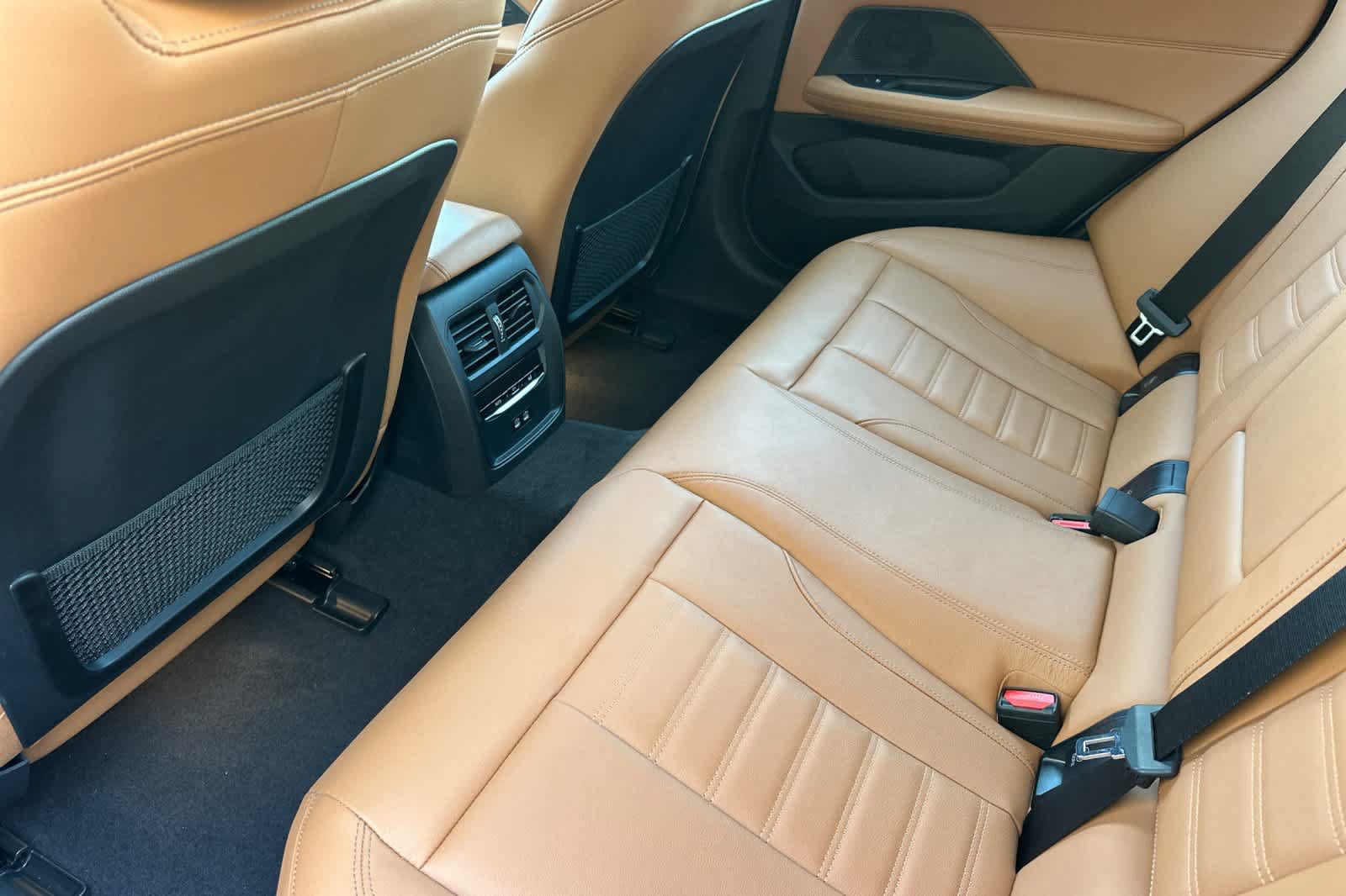Used 2022 BMW i4 eDrive40 RWD image 4