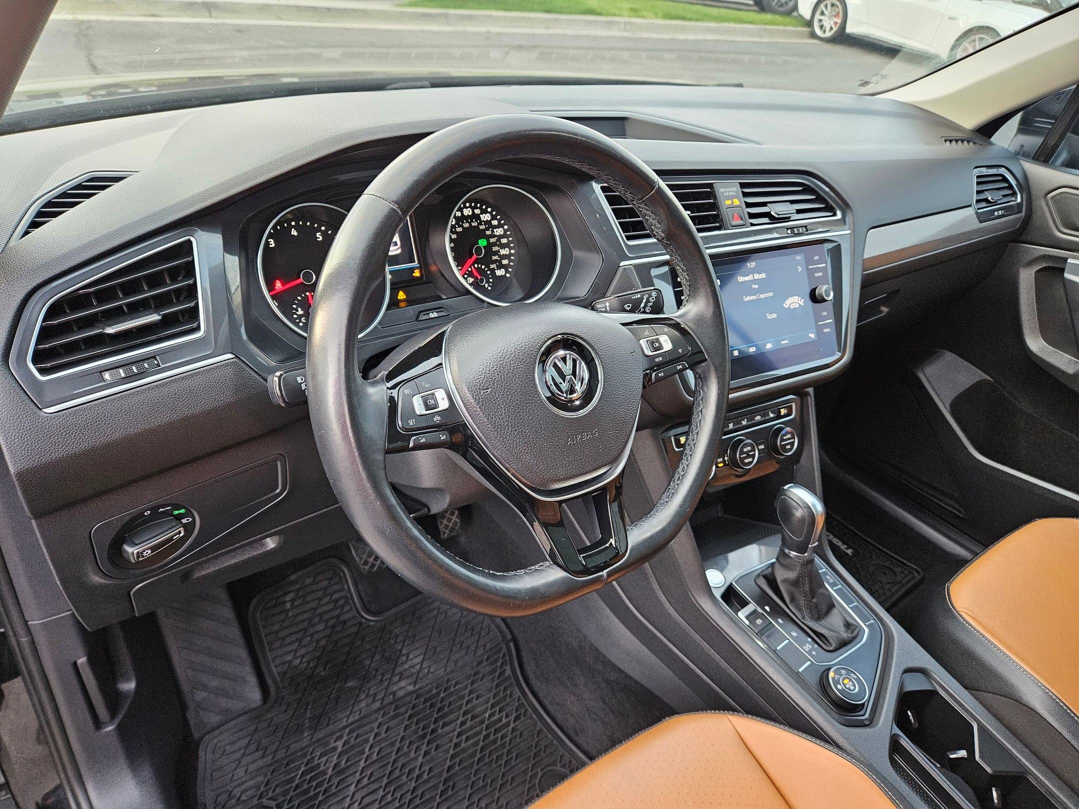 Used 2019 Volkswagen Tiguan SE image 16
