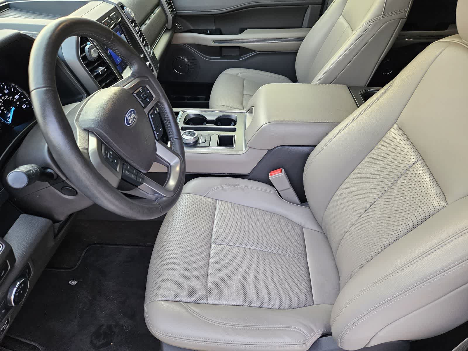 Used 2021 Ford Expedition XLT RWD image 2