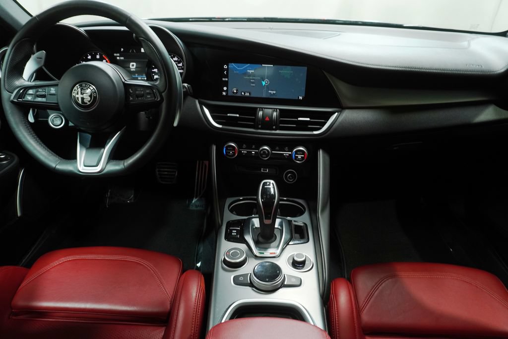 Used 2023 Alfa Romeo Giulia Veloce AWD/4WD image 16
