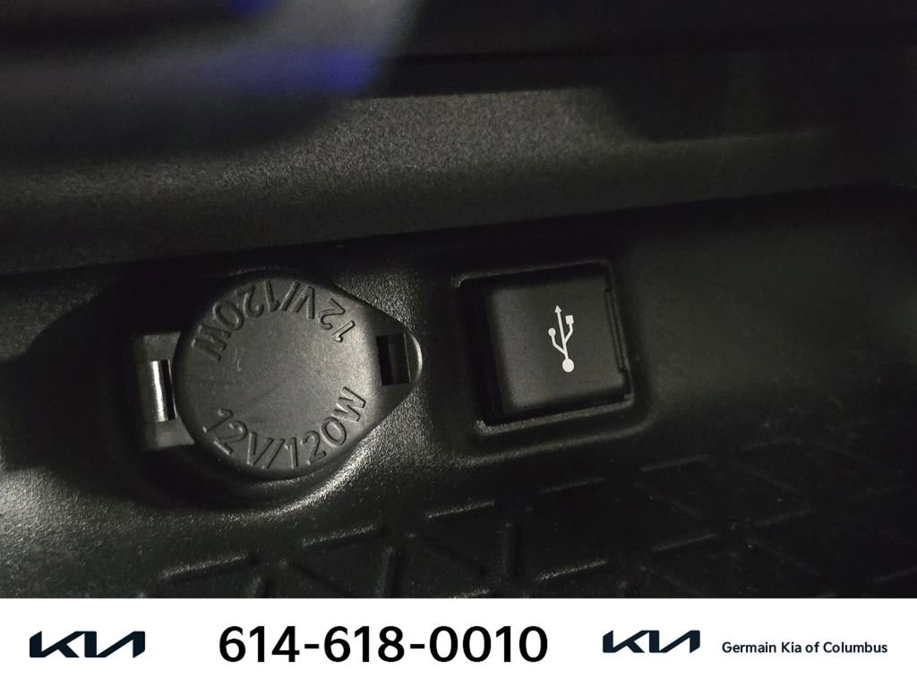 Used 2021 Toyota RAV4 LE AWD/4WD image 33