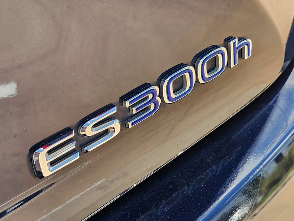 Used 2013 Lexus ES 300h w/ Luxury Pkg FWD image 12