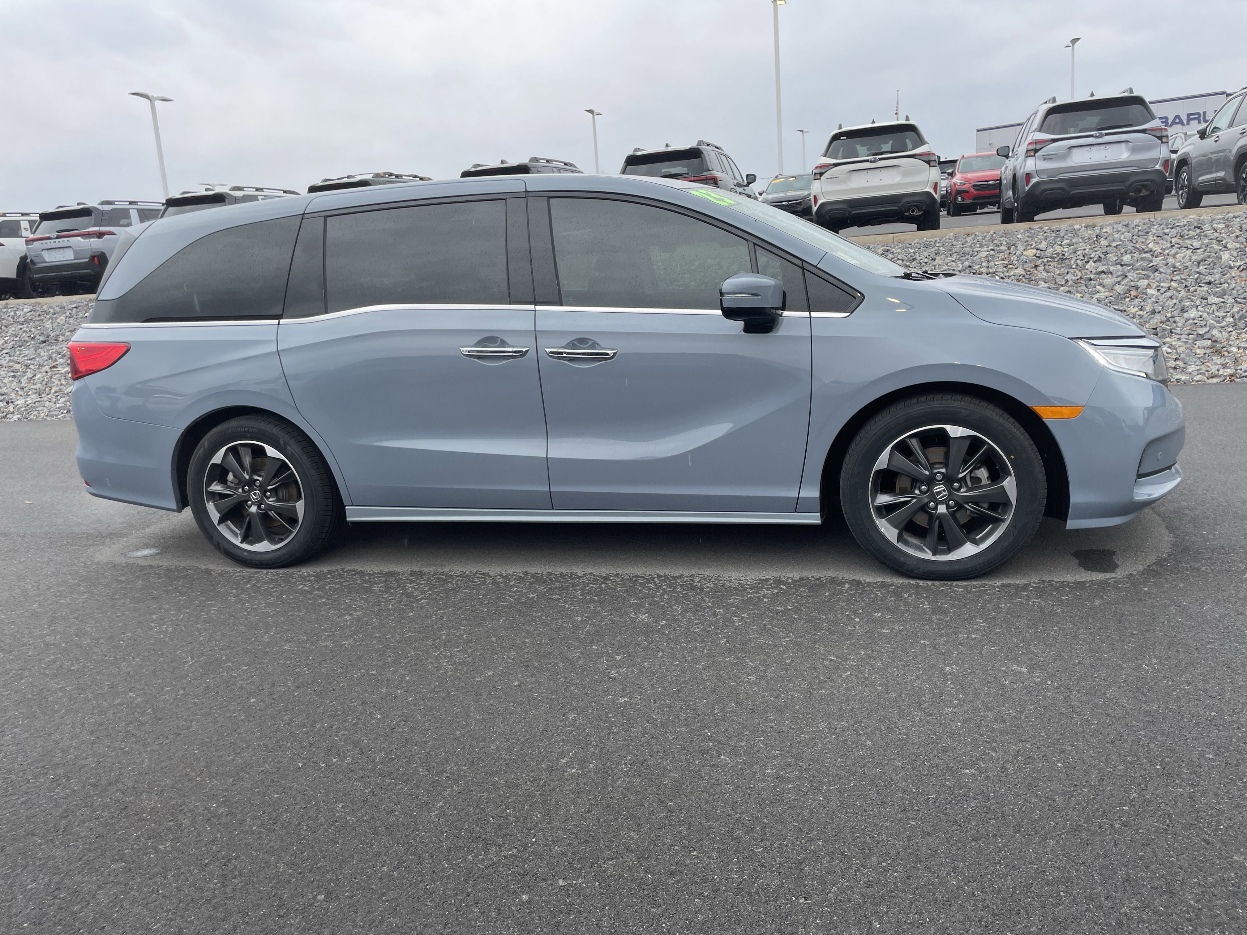 Used 2023 Honda Odyssey Elite image 2