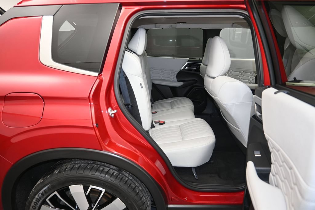 Used 2025 Mitsubishi Outlander SEL FWD image 28