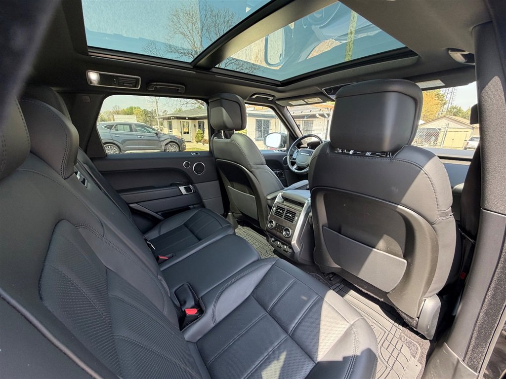 Used 2018 Land Rover Range Rover Sport HSE image 21