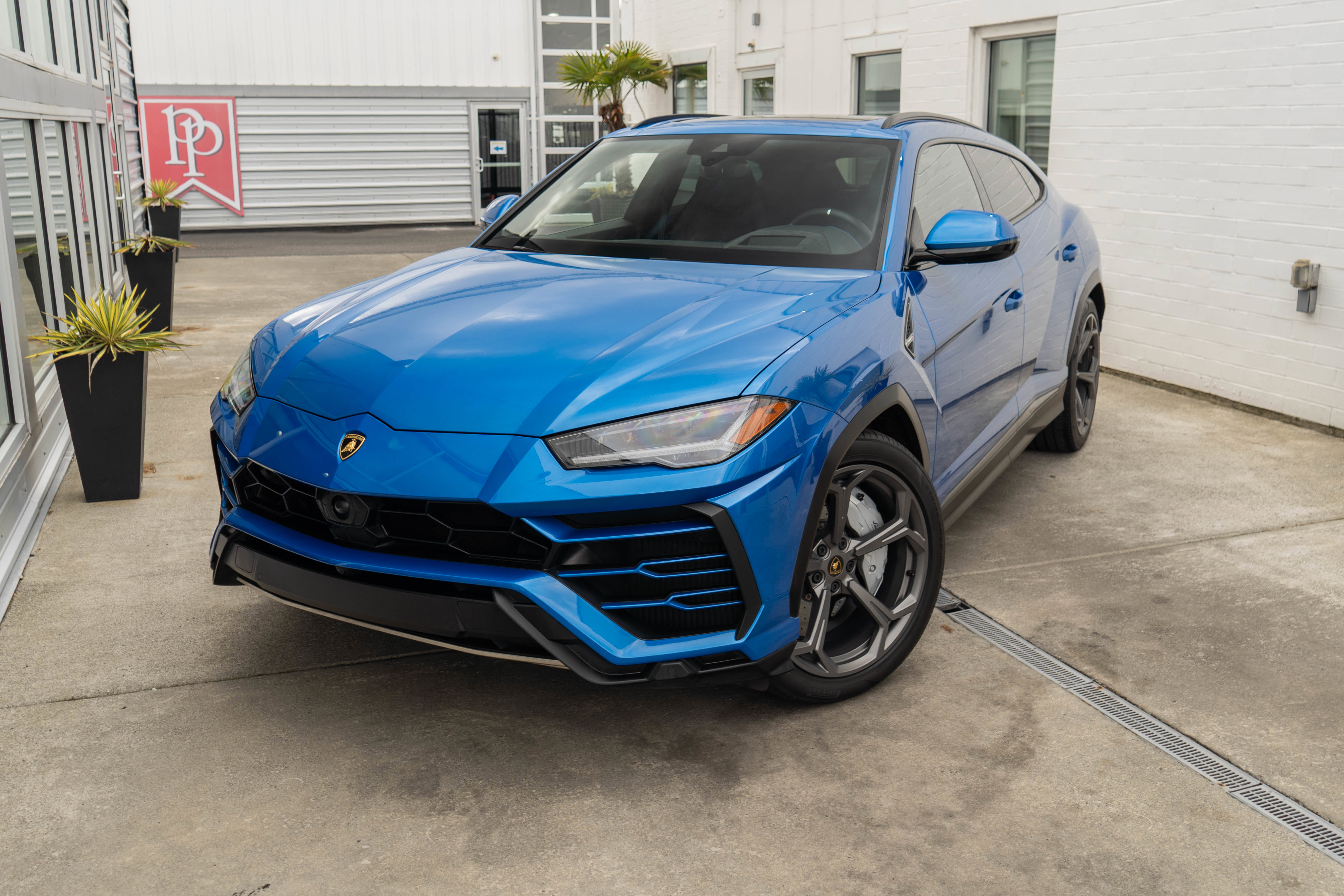 Used 2021 Lamborghini Urus image 3