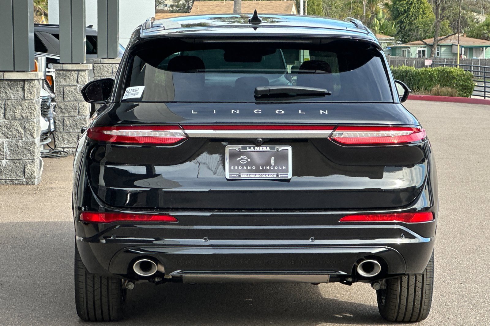 New 2025 Lincoln Corsair Reserve w/ Equipment Group 202A image 4