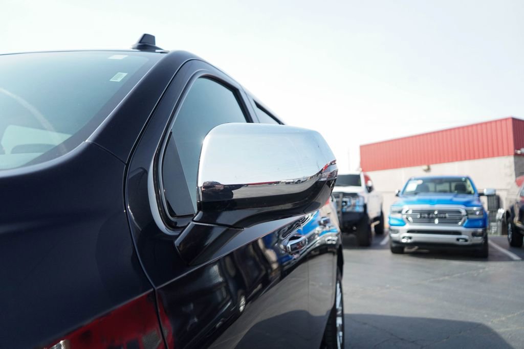 Used 2023 Chevrolet Suburban Premier RWD image 16