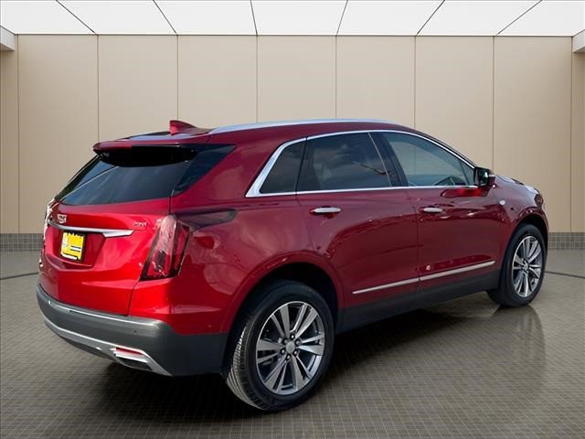 Used 2025 Cadillac XT5 Premium Luxury w/ Technology Package AWD/4WD image 3