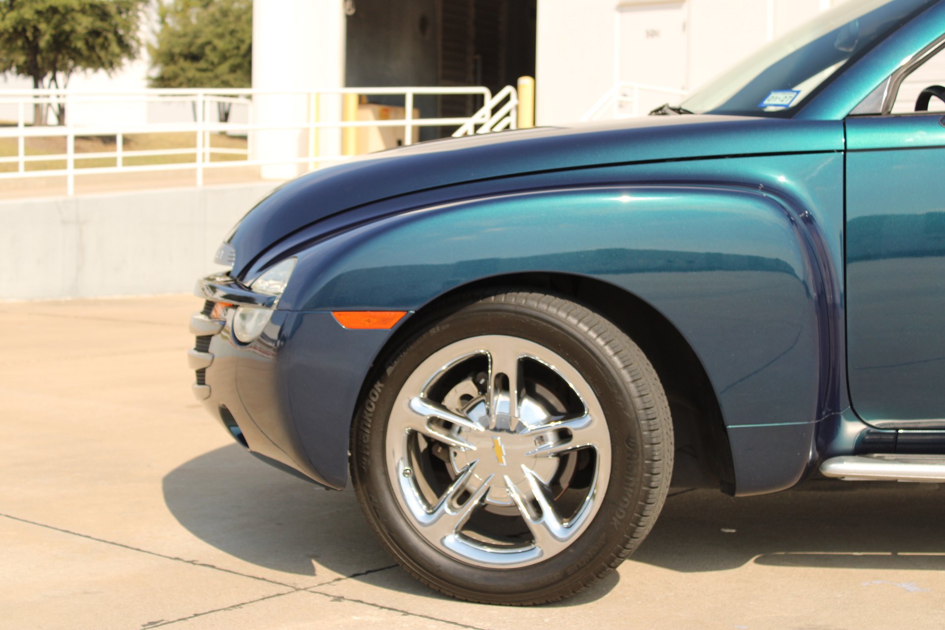 Used 2005 Chevrolet SSR w/ Preferred Equipment Group RWD image 26