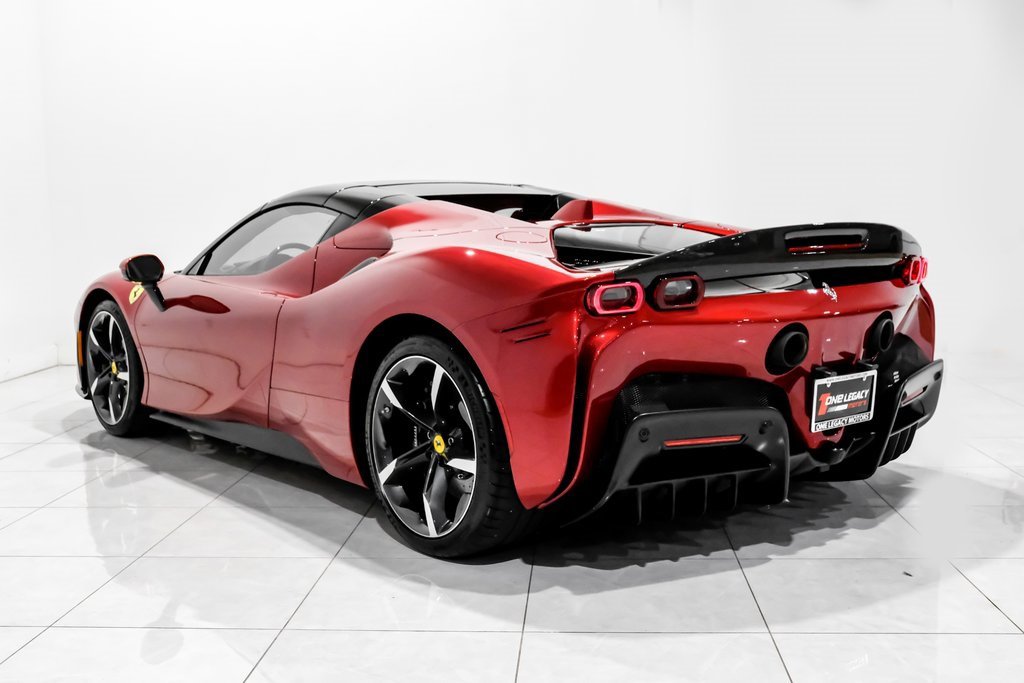 Used 2022 Ferrari SF90 Spider image 9