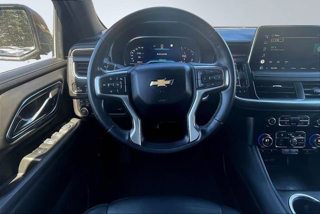 Used 2022 Chevrolet Suburban LT image 8