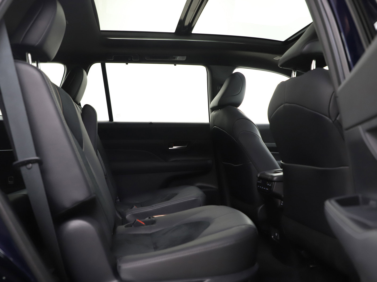 Used 2025 Toyota Grand Highlander AWD Hybrid image 13