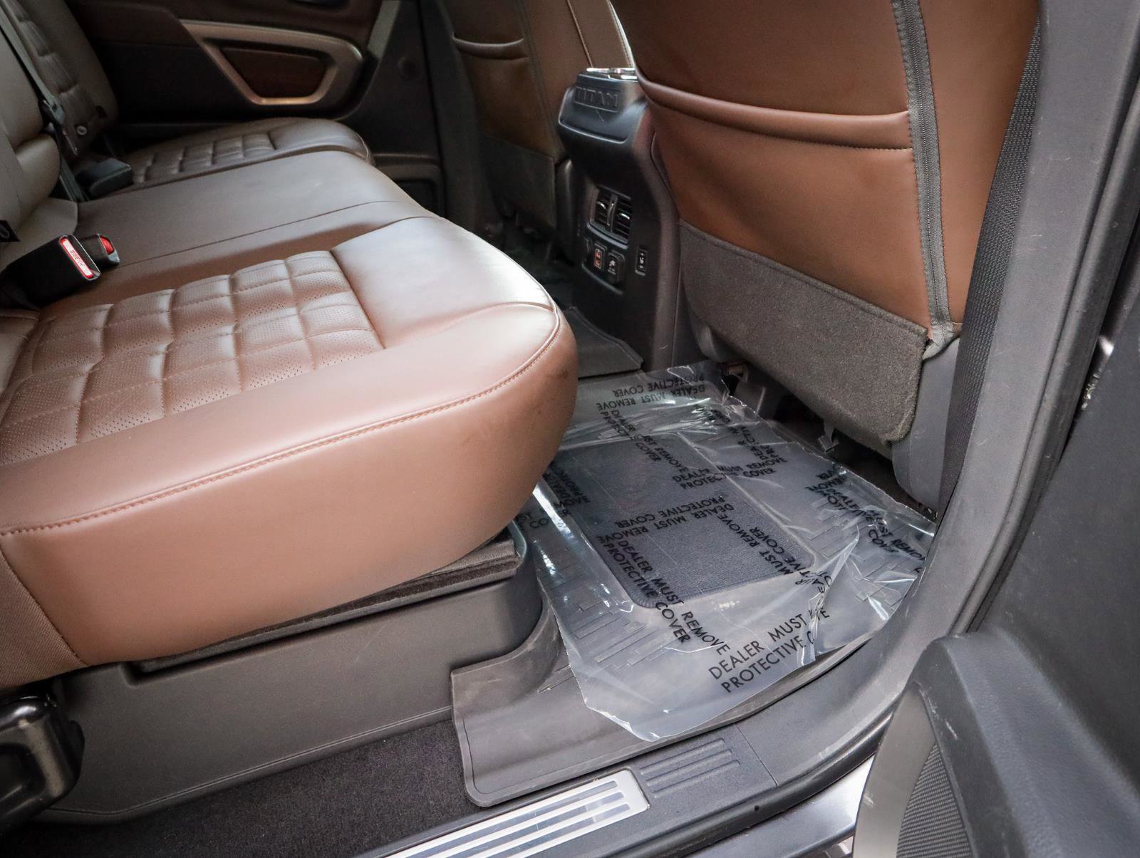 Used 2022 Nissan Titan Platinum Reserve image 28