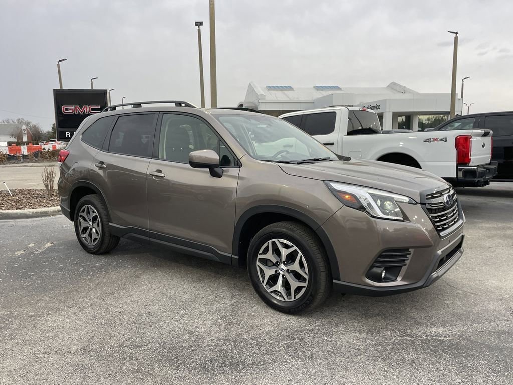 Used 2024 Subaru Forester Premium image 2