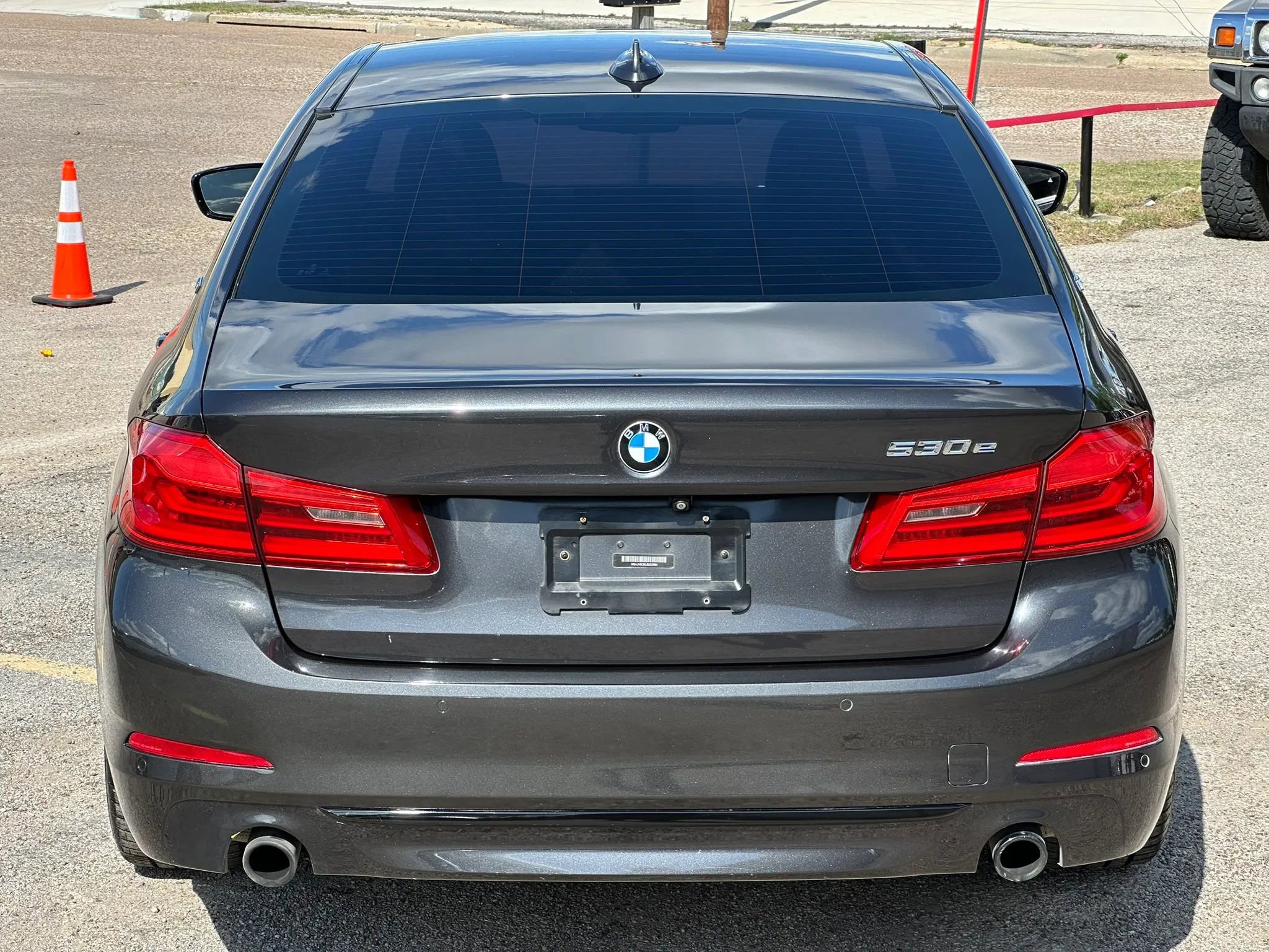 Used 2018 BMW 530e w/ Premium Package 2 image 5