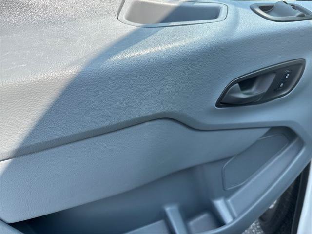 Used 2017 Ford Transit 150 130 Low Roof RWD image 8