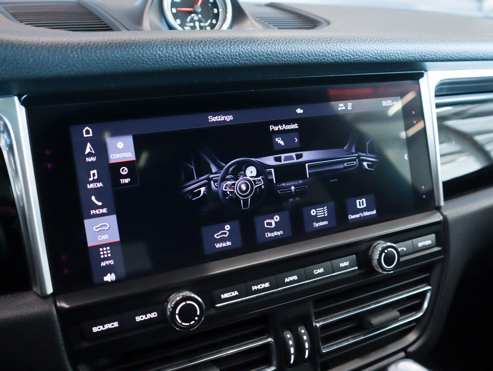 Used 2020 Porsche Macan image 23