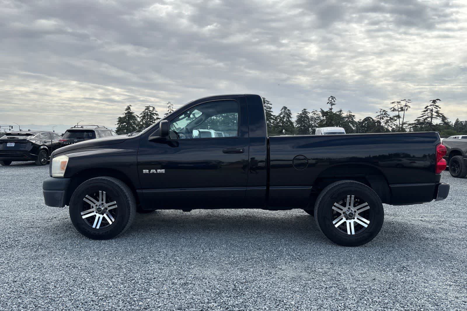Used 2008 Dodge Ram 1500 Truck ST w/ Popular Equipment Group RWD image 5