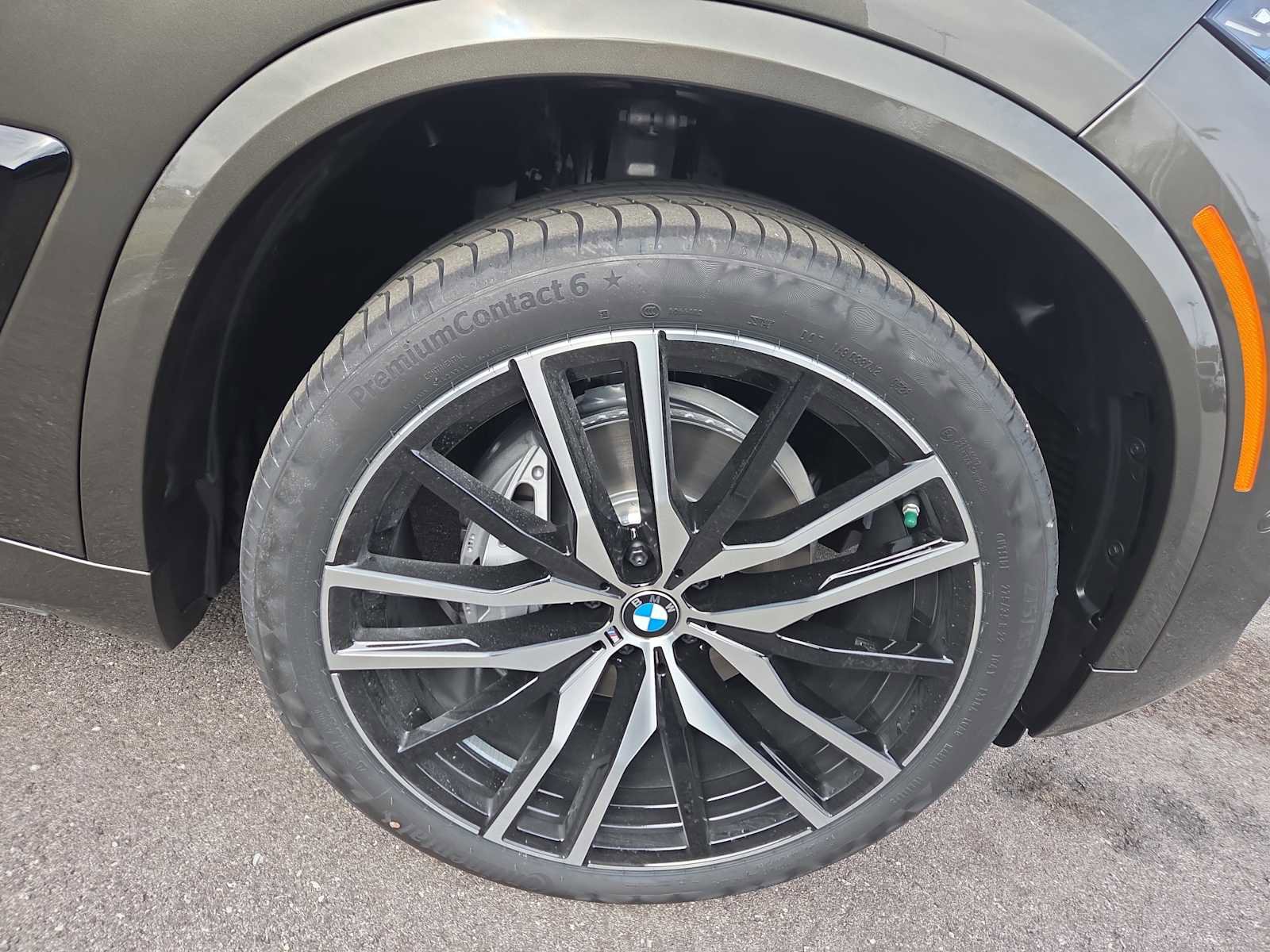 New 2026 BMW X5 sDrive40i w/ M Sport Package image 2