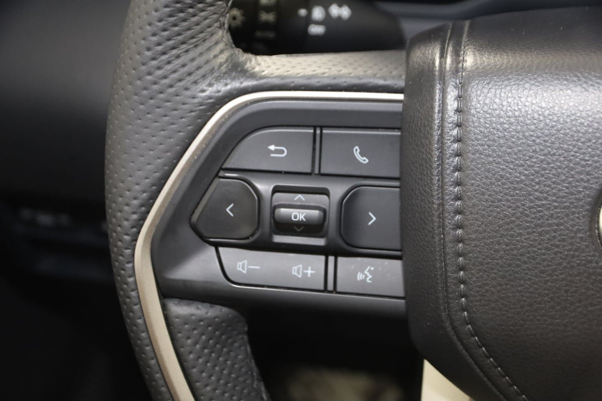Used 2025 Toyota Tundra Limited AWD/4WD image 33
