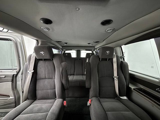 Used 2019 Chevrolet Express 2500 RWD image 2