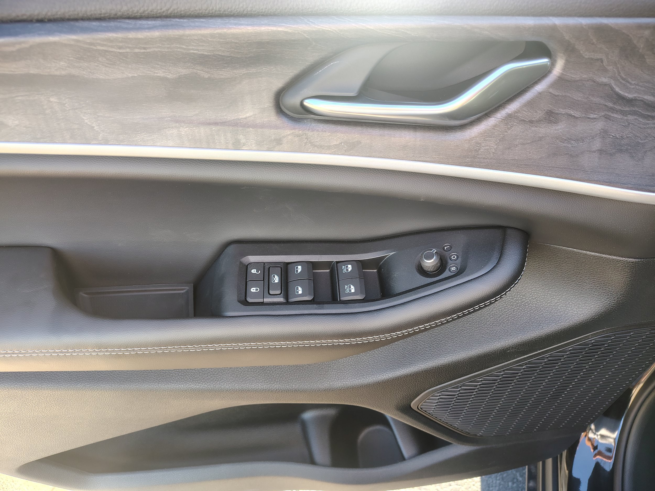 New 2026 Jeep Grand Cherokee L 4WD image 21