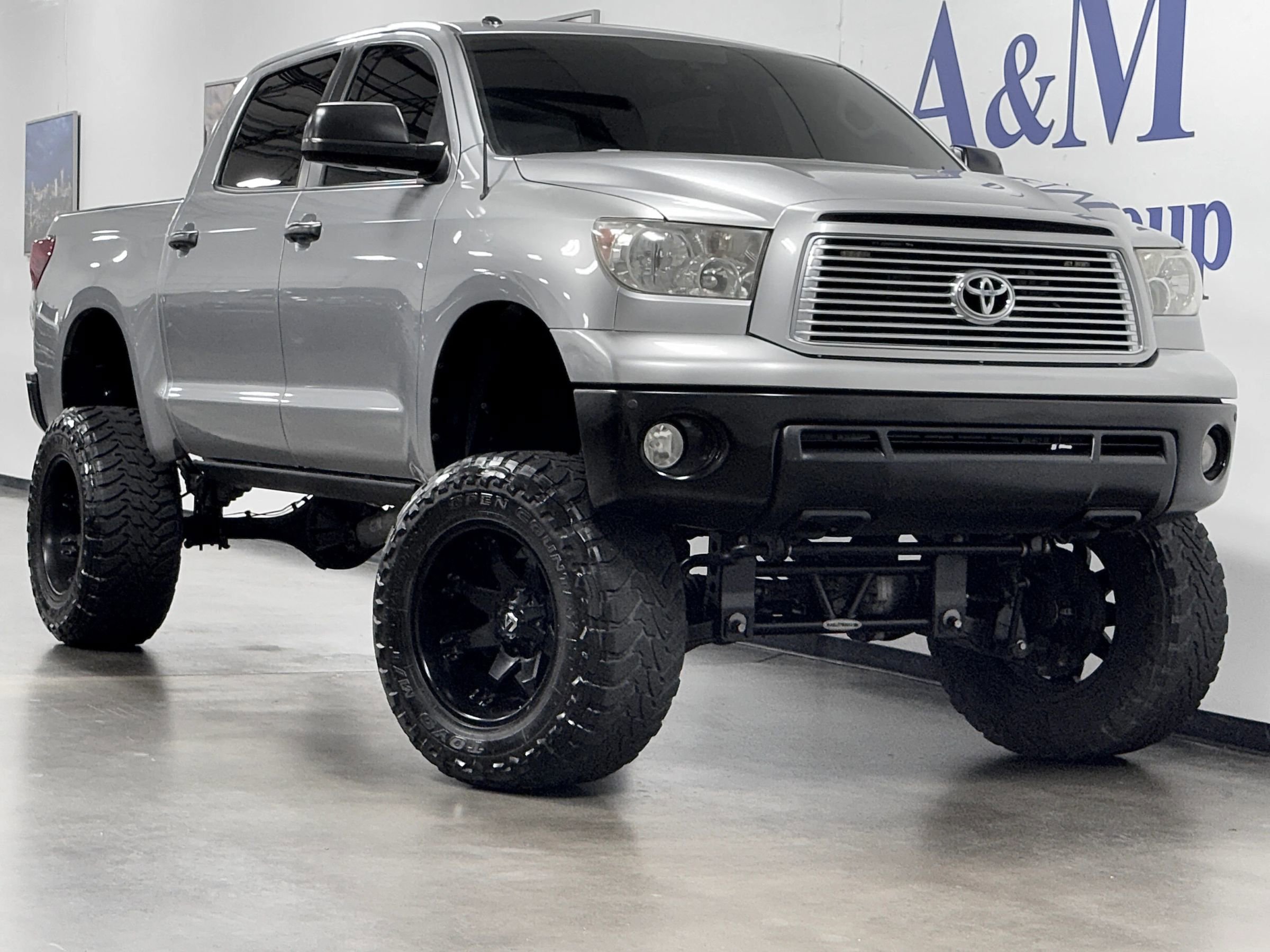 Used 2010 Toyota Tundra Limited AWD/4WD image 1
