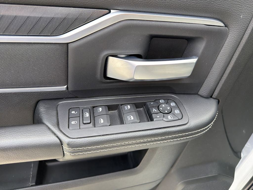 Used 2025 RAM 2500 Big Horn AWD/4WD image 16