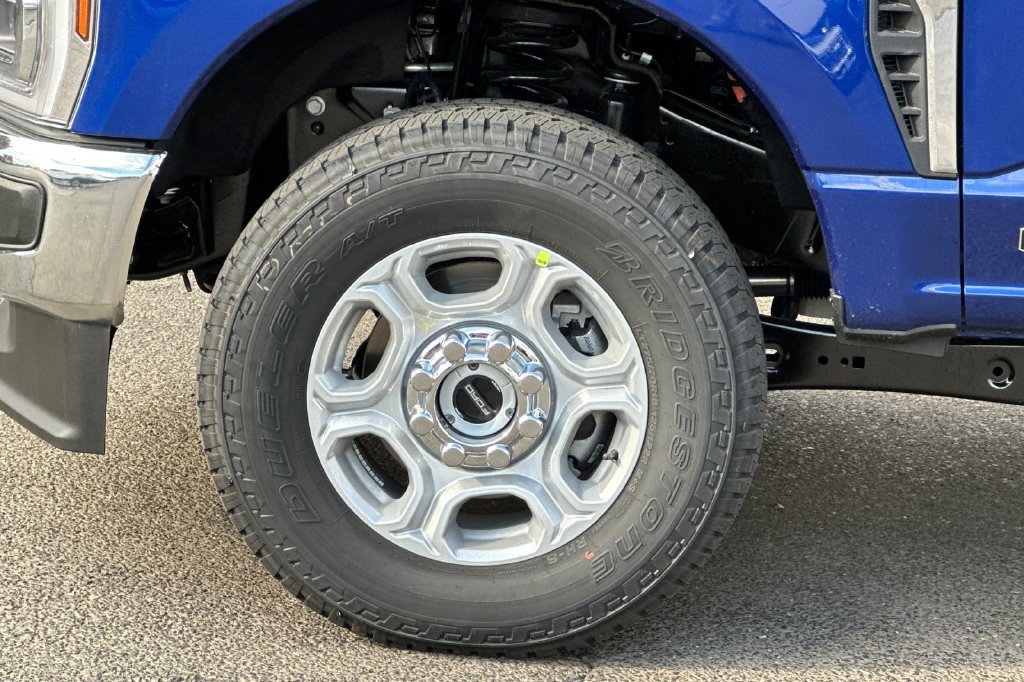 New 2026 Ford F250 XLT w/ XLT Premium Package AWD/4WD image 25