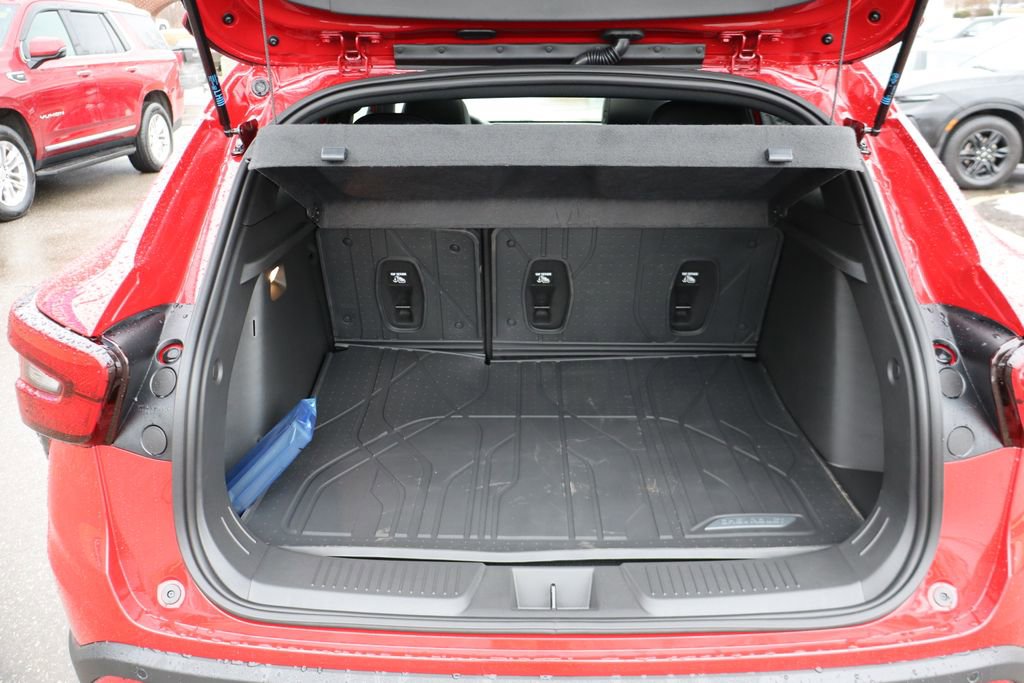 New 2026 Chevrolet Trax RS w/ Sunroof Package image 32