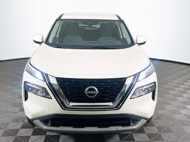 Used 2022 Nissan Rogue SV image 3